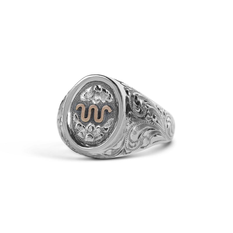 Running W Filigree Signet Ring | Silver / 9