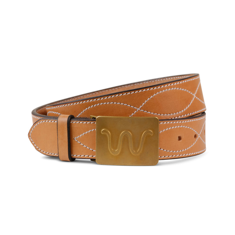 Heritage W Brass Buckle - 1.5in | lifestyle