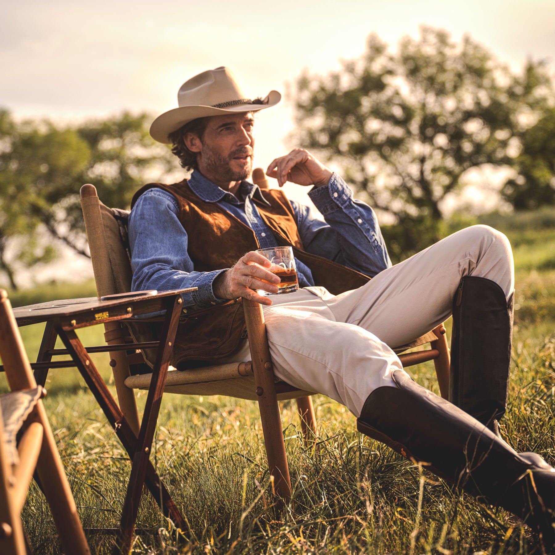 Men's Creek Barn Denim Shirt King Ranch Saddle Shop Men's Creek Barn Denim Shirt King Ranch Saddle Shop