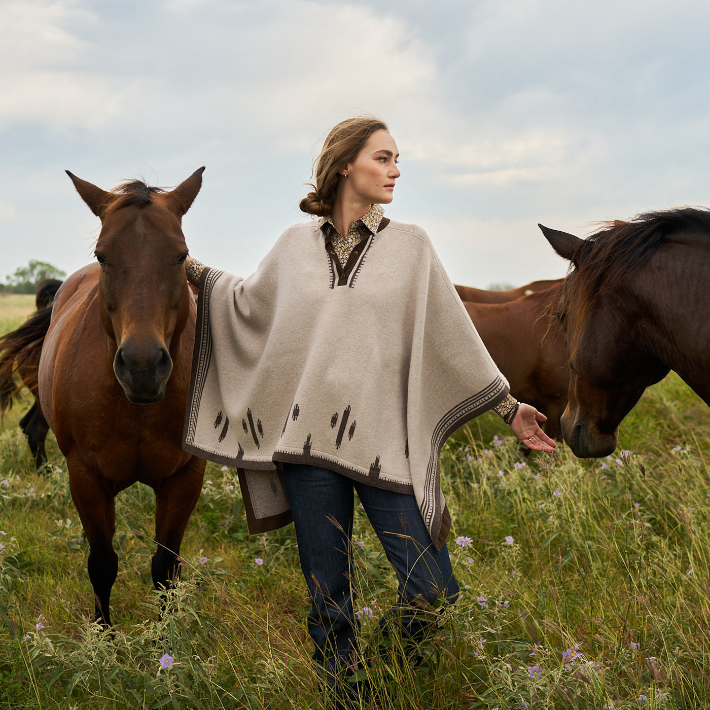 Women's Poncho – King Ranch Saddle Shop
